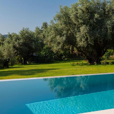 Averto Villas With Private Pool Нидри Екстериор снимка