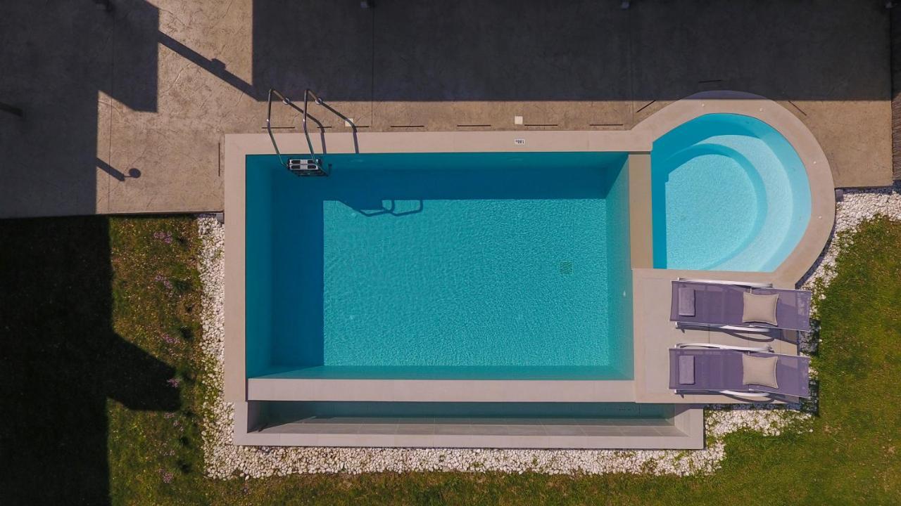 Averto Villas With Private Pool Нидри Екстериор снимка