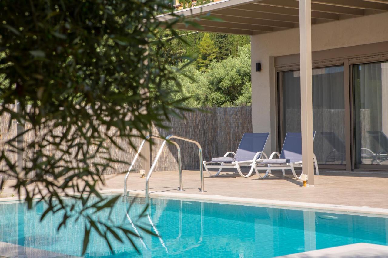 Averto Villas With Private Pool Нидри Екстериор снимка