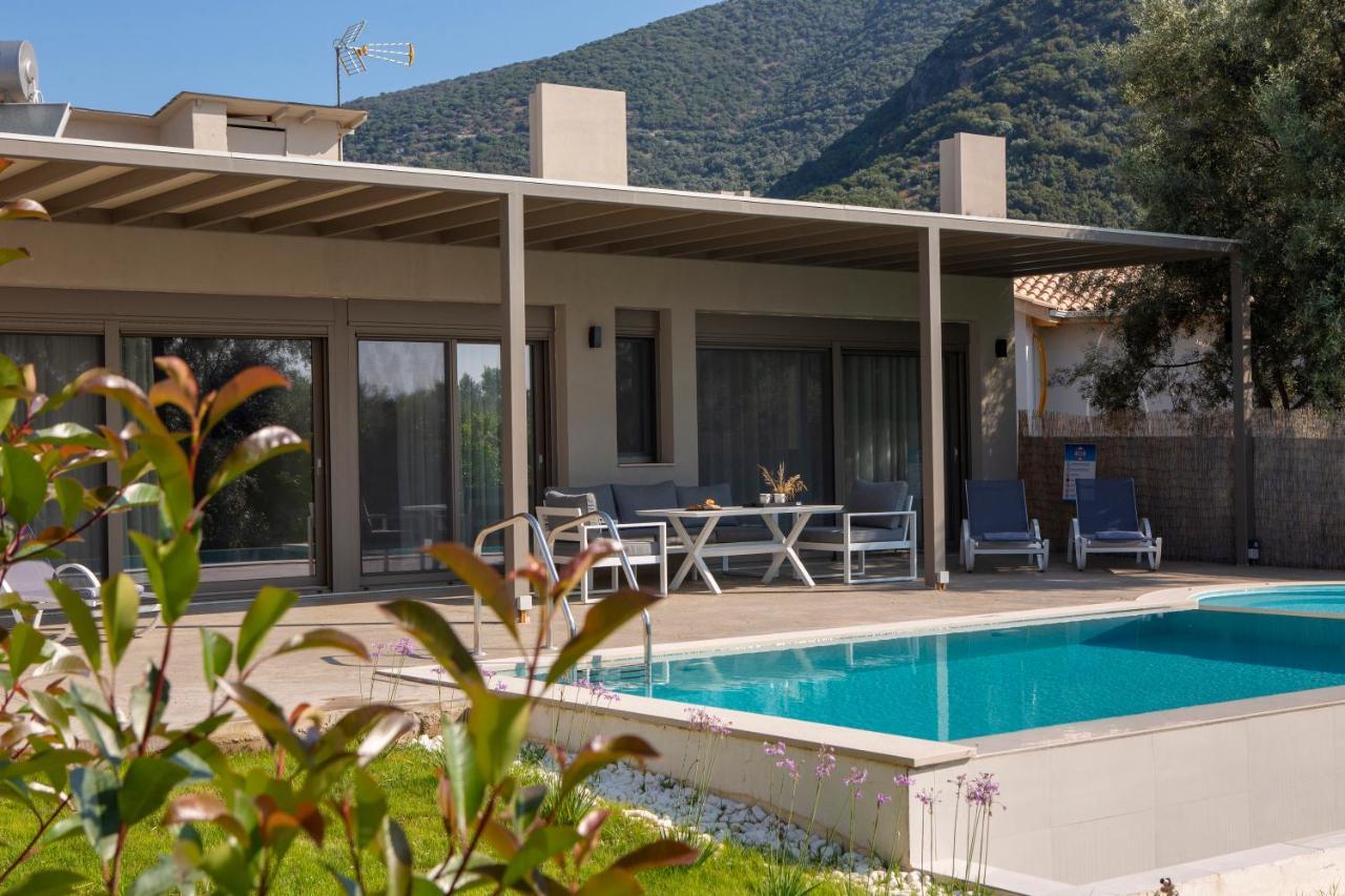 Averto Villas With Private Pool Нидри Екстериор снимка