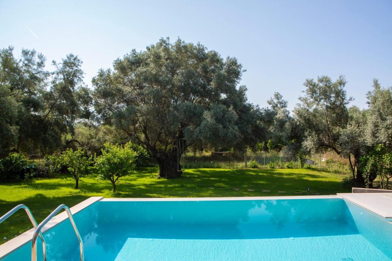 Averto Villas With Private Pool Нидри Екстериор снимка