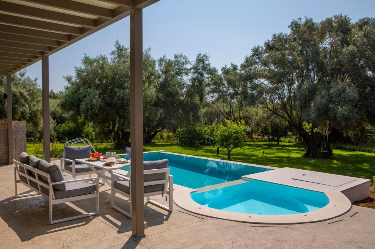 Averto Villas With Private Pool Нидри Екстериор снимка