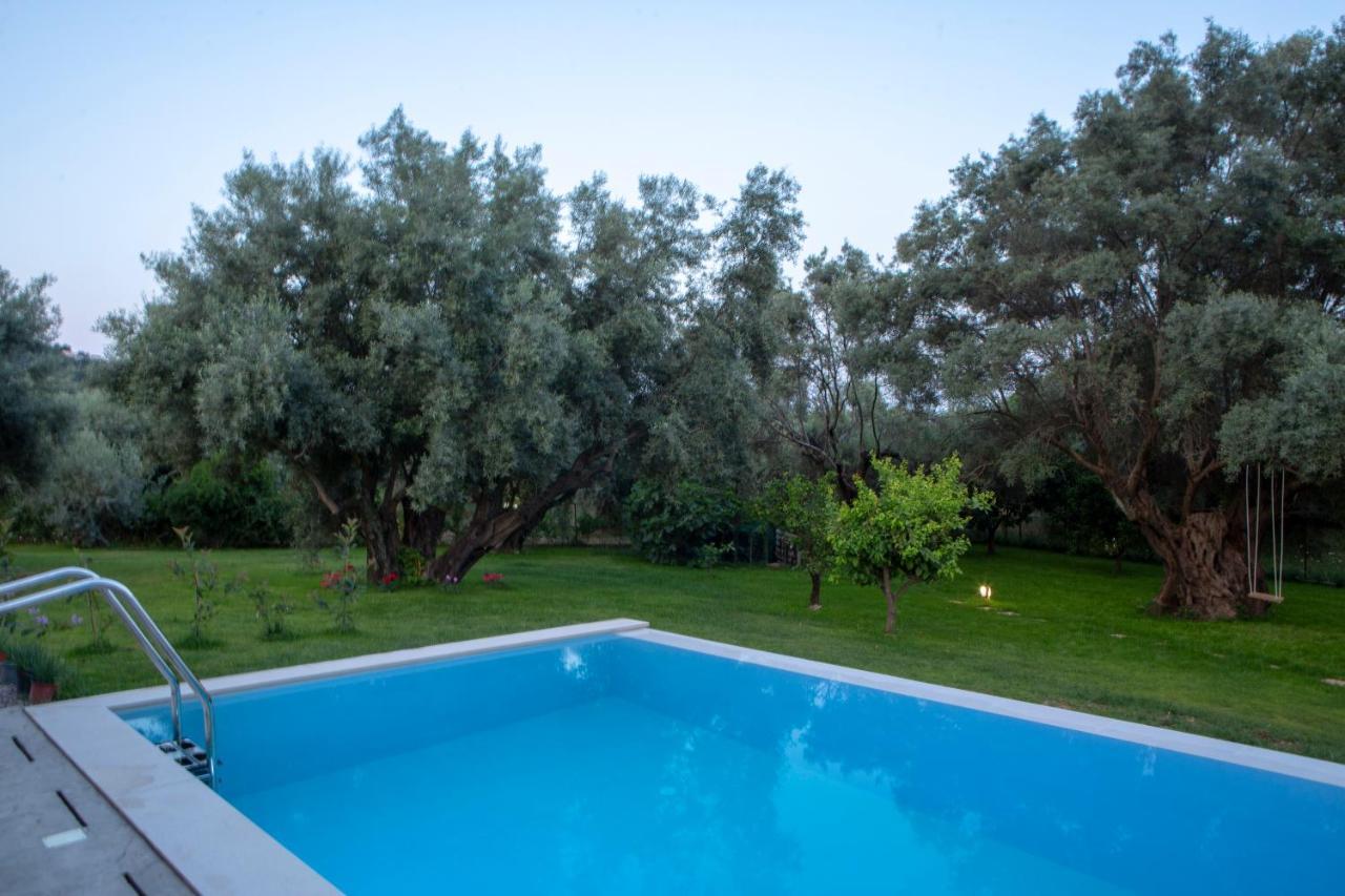 Averto Villas With Private Pool Нидри Екстериор снимка