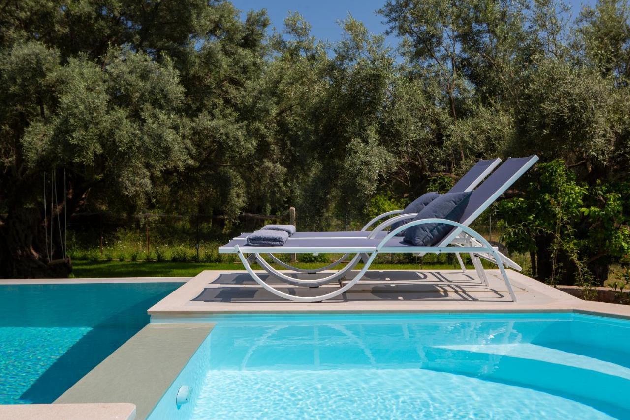 Averto Villas With Private Pool Нидри Екстериор снимка