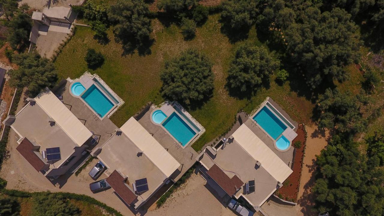 Averto Villas With Private Pool Нидри Екстериор снимка