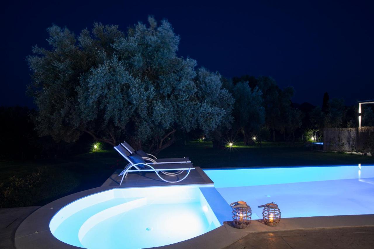 Averto Villas With Private Pool Нидри Екстериор снимка