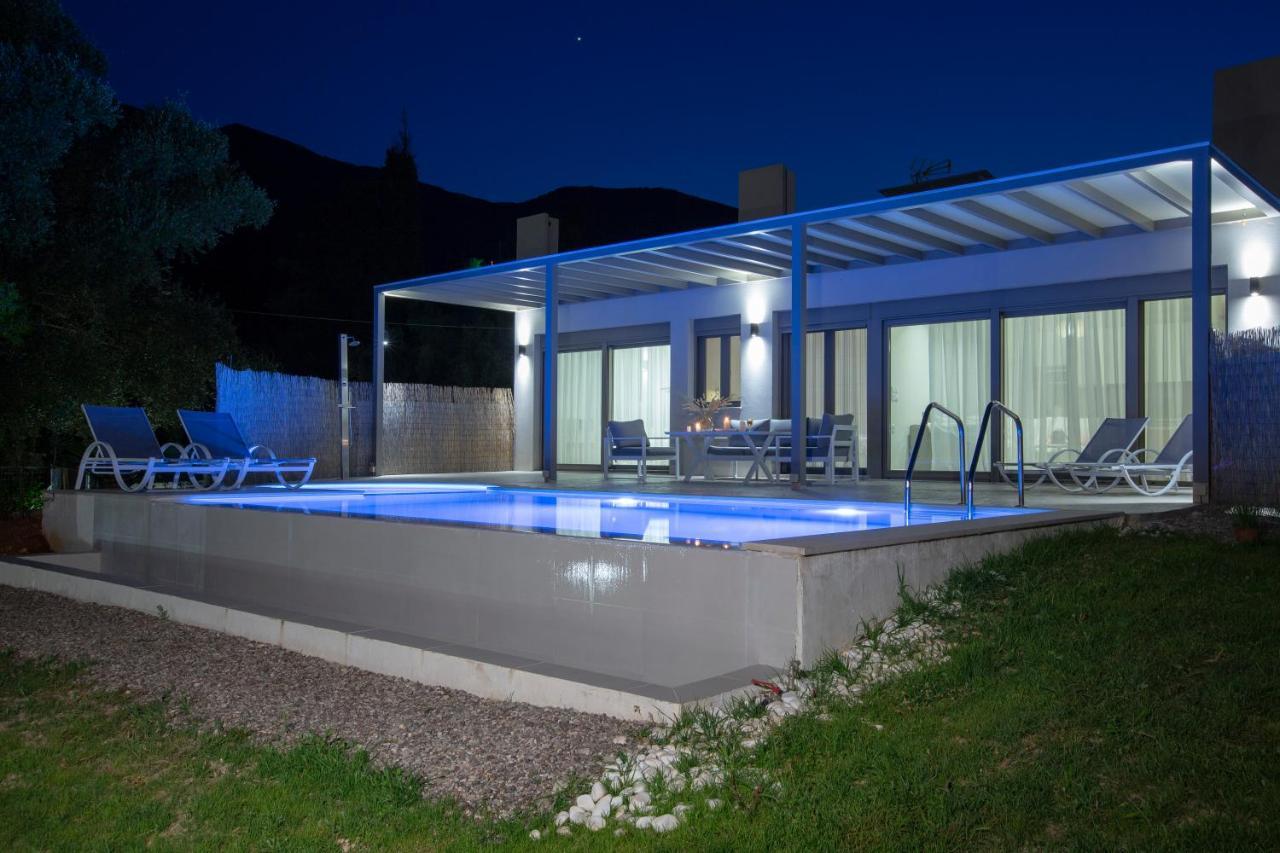 Averto Villas With Private Pool Нидри Екстериор снимка
