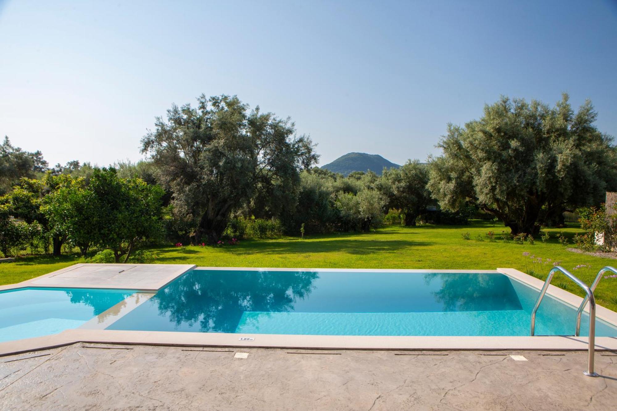 Averto Villas With Private Pool Нидри Екстериор снимка