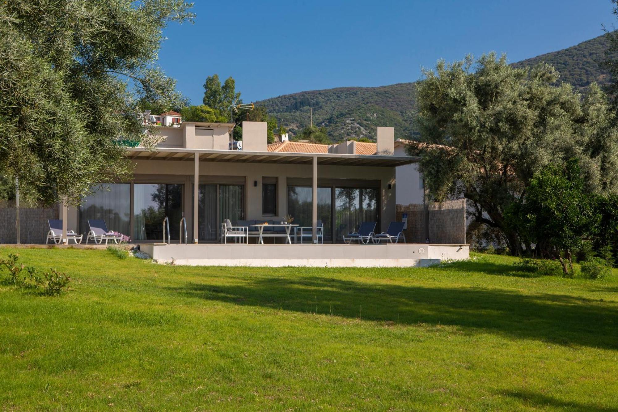 Averto Villas With Private Pool Нидри Екстериор снимка